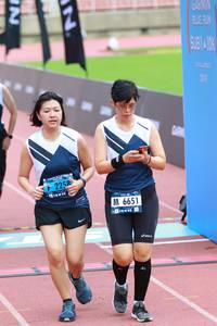 BIB: 2258, 6651
                            <button type="button" onclick="openModal(4646101)" class="btn btn-primary btn-sm float-right btn-popup" data-toggle="modal" data-target=".modal-high-quality">
                        <i class="fas fa-shopping-cart"></i> Add to Cart
                    </button>
                                            <button type="button" onclick="isThisMe(4646101, true)" class="btn btn-success btn-sm float-right btn-popup btn-isme hidden" data-toggle="tooltip" data-placement="bottom" title="นี่คือรูปของคุณใช่ไหม คลิกที่นี่เพื่อเอาเข้าอัลบั้ม">
                        <i class="fas fa-plus"></i> Add to album
                    </button>
                    <button type="button" onclick="isThisMe(4646101, false)" class="btn btn-warning btn-sm float-right btn-popup btn-isnotme hidden">
                        <i class="fas fa-ban"></i> Remove from album
                    </button>